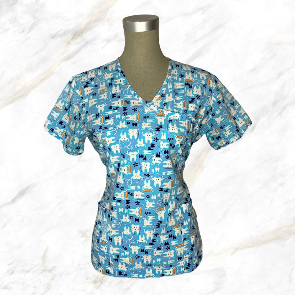 Peaches | Animated Teeth Blue Dental Scrubs